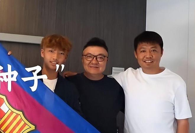 赛后细节彰显格局!王大雷高情商圈粉无数,远征军令人肃然起敬