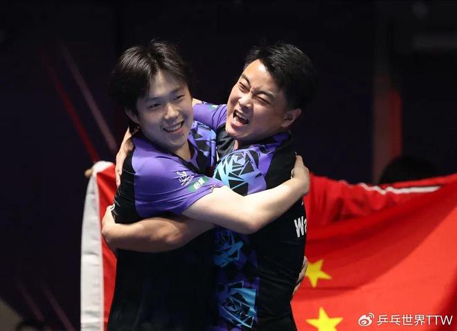 1过5暴扣+麦迪后仰！迪班萨首秀27+7兑现状元天赋 吹杨AD现场见证