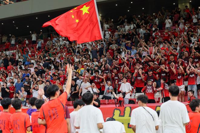 韩媒:斯托克城敲定韩国国脚李东炅,但劳工证成绊脚石