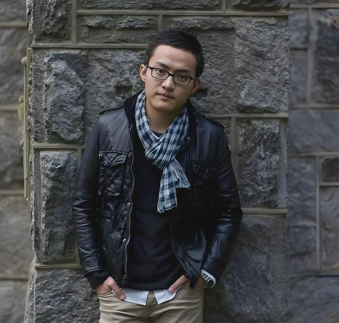 皇马小将父亲确认儿子今夏离开；巴萨37岁莱万自由身加盟芝加哥