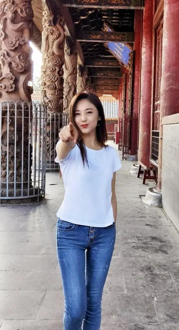诺斯科娃首夺温网女单冠军