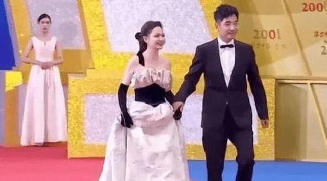 中国男篮5分险胜荷兰，杨瀚森回国首秀及格，高诗岩证明自己，缺少赵继伟真不行
