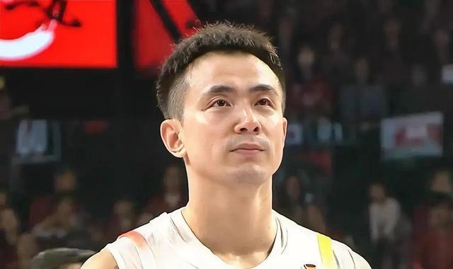 保总晋级发与费德勒合影追星成功,德米纳尔出局直言心态已崩溃