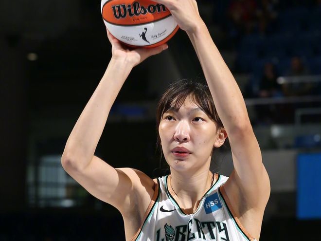 斯特鲁伊克正式转会加盟布莱顿