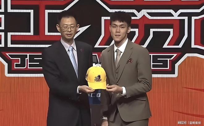 面对卫冕冠军 打得很好还不够 辛纳完美发挥淘汰德约 决赛迎战兹维列夫