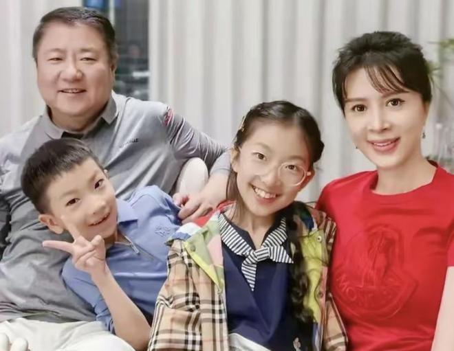 与杜锋水火不容?男篮强力中锋下家曝光,广东队惨遭重大打击!