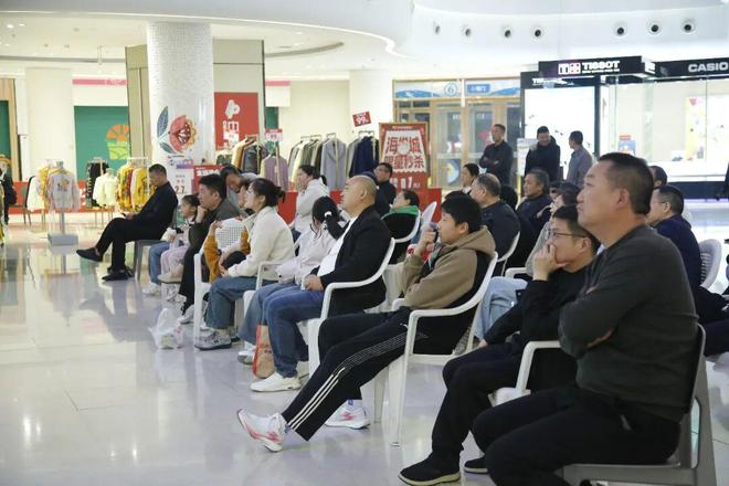 开国上将家中逝世, 死后无人吊唁,老战友:我们没有收到任何消息